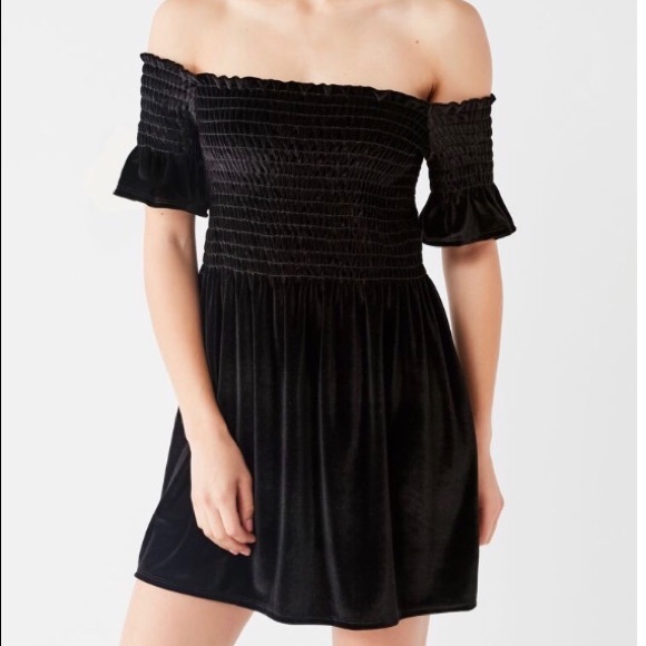 Urban Outfitters Dresses & Skirts - NWT Urban Outfitters strapless black velvet dress